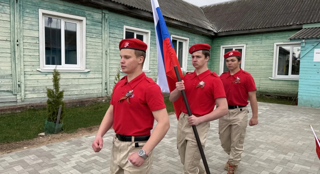 У Ворошиловского краеведческого музея им. И. И. Смирнова состоялся митинг-концерт, посвященный Дню Победы У Ворошиловского краеведческого музея им. И. И. Смирнова состоялся митинг-концерт, посвященный Дню Победы