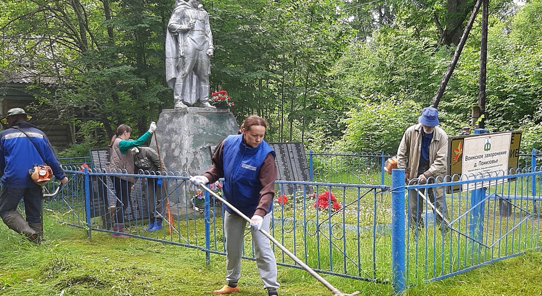 «Дорогами памяти и скорби»: сотрудники Бельского краеведческого музея посетили воинские захоронения «Дорогами памяти и скорби»: сотрудники Бельского краеведческого музея посетили воинские захоронения