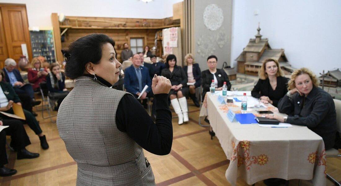 Стратегическая сессия, посвященная развитию народных художественных промыслов. Стратегическая сессия, посвященная развитию народных художественных промыслов.